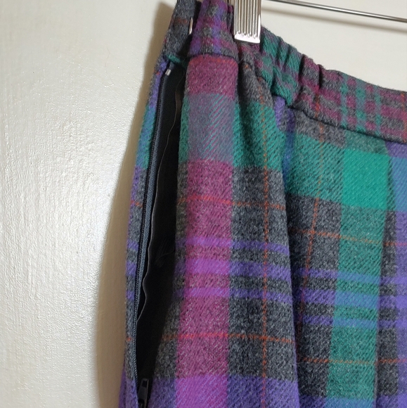 Country Suburbans Vintage Wool Plaid A-Line Skirt - Green and Purple - Picture 4 of 7